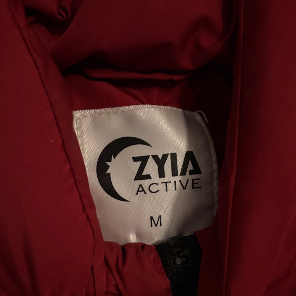 Women’s Zyia Active Puffer Jacket Medium - Picture 7 of 7